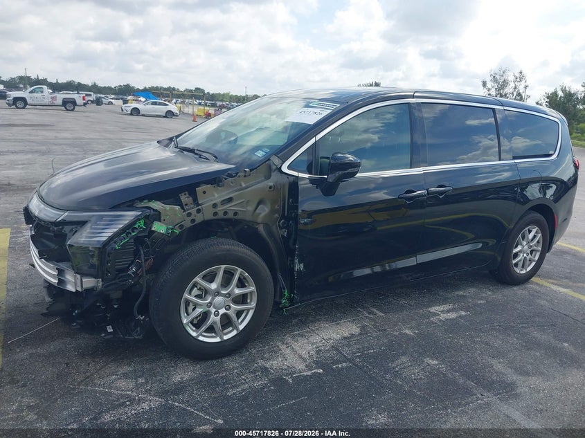 2027 Chrysler Pacifica VIN 2C4RC1BG8VR559758 IAAI salvage auction — SIDE, Enterprise Vehicles Clear Only (Texas), sold $10,100 on 2026-07-30 (photo 6)