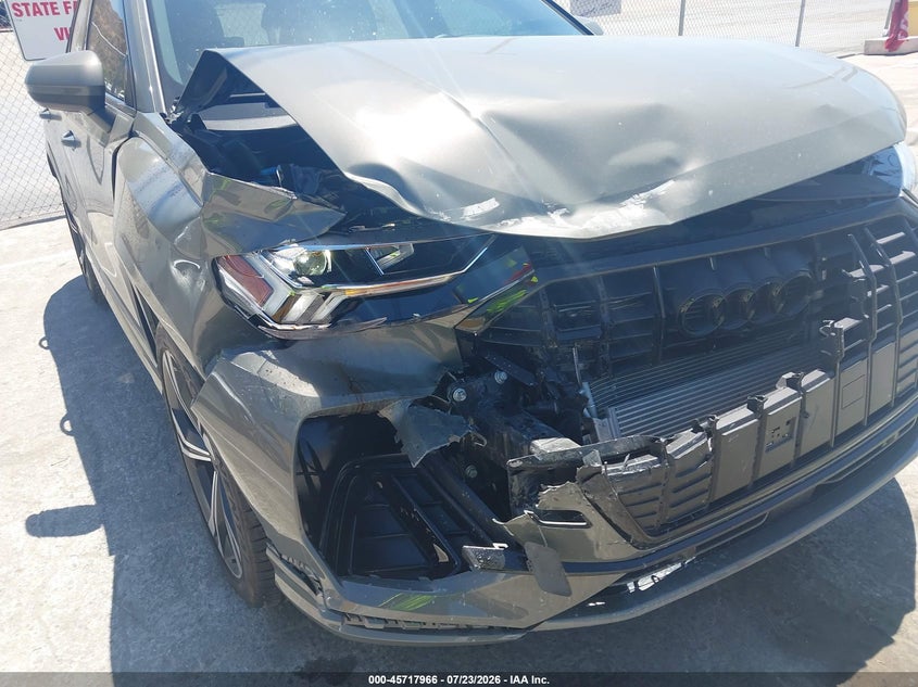 2024 Audi Q3 VIN WA1EECF37R1114069 IAAI salvage auction — RIGHT FRONT, Salvage Title, sold $9,600 on 2026-08-19 (photo 6)