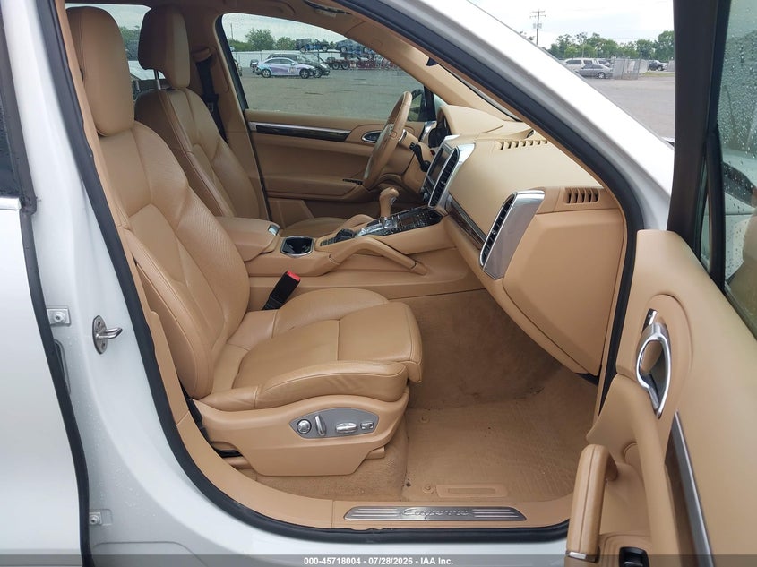 2012 Porsche Cayenne VIN WP1AA2A28CLA09317 IAAI salvage auction — FRONT END, Salvage Title, sold $1,300 on 2026-08-19 (photo 5)