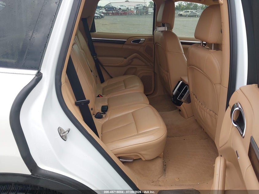 2012 Porsche Cayenne VIN WP1AA2A28CLA09317 IAAI salvage auction — FRONT END, Salvage Title, sold $1,300 on 2026-08-19 (photo 8)