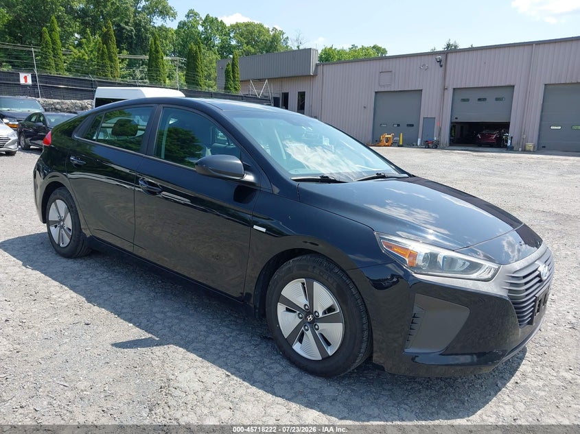 2018 Hyundai Ioniq hybrid VIN KMHC65LC2JU076274 — IAAI salvage auction photo