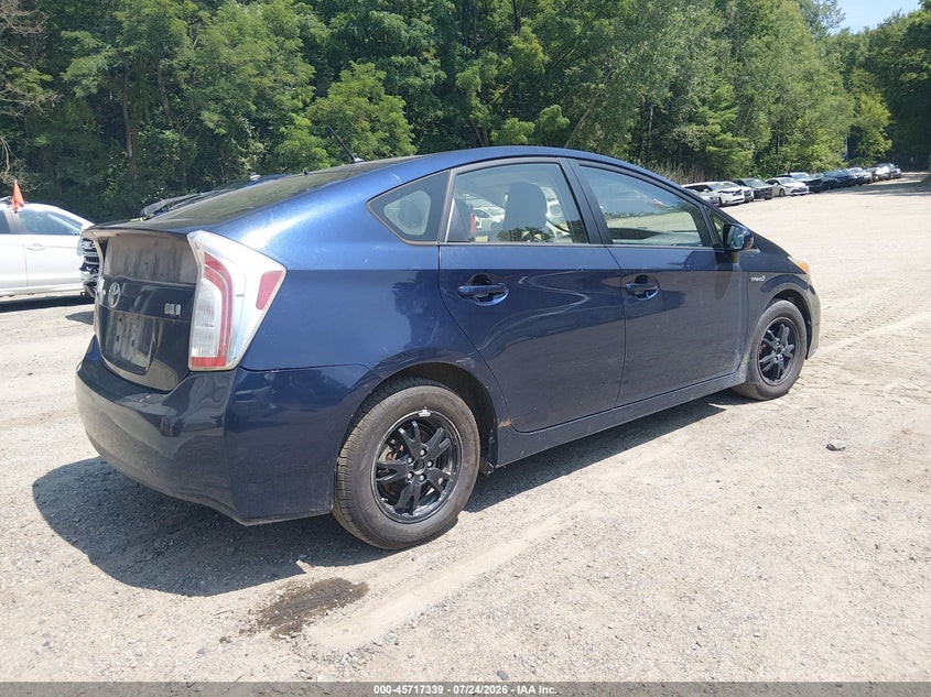 2013 Toyota Prius VIN JTDKN3DU2D0352317 IAAI salvage auction — NORMAL WEAR, Original (Vermont), sold $425 on 2026-07-30 (photo 4)