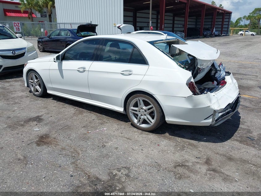 2014 Mercedes-benz E-klasse VIN WDDHF5KB6EB036371 IAAI salvage auction — REAR END, Wait Title, sold $2,900 on 2026-08-17 (photo 3)