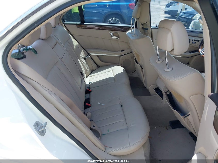 2014 Mercedes-benz E-klasse VIN WDDHF5KB6EB036371 IAAI salvage auction — REAR END, Wait Title, sold $2,900 on 2026-08-17 (photo 8)