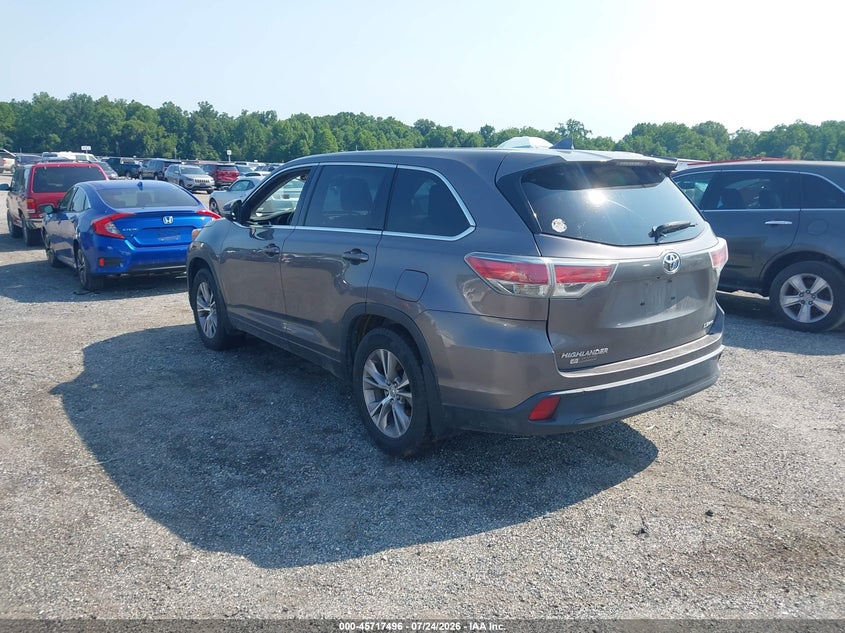 2015 Toyota Highlander VIN 5TDBKRFH5FS084276 IAAI salvage auction — NORMAL WEAR, Clear (Pennsylvania), sold $1,050 on 2026-07-30 (photo 3)