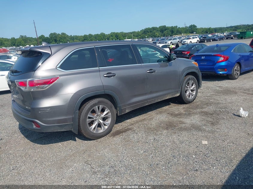 2015 Toyota Highlander VIN 5TDBKRFH5FS084276 IAAI salvage auction — NORMAL WEAR, Clear (Pennsylvania), sold $1,050 on 2026-07-30 (photo 4)