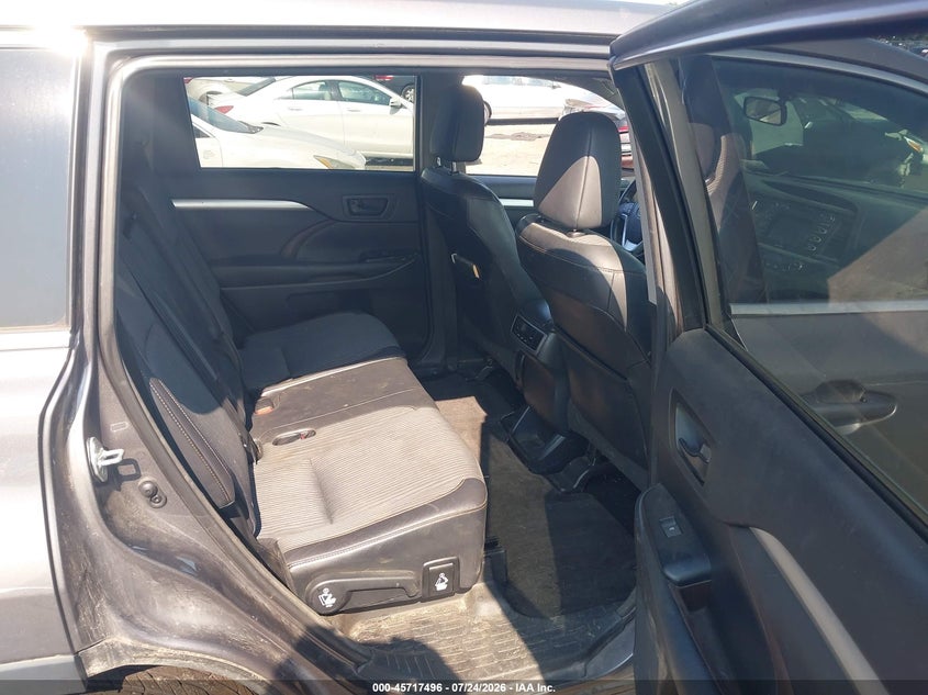 2015 Toyota Highlander VIN 5TDBKRFH5FS084276 IAAI salvage auction — NORMAL WEAR, Clear (Pennsylvania), sold $1,050 on 2026-07-30 (photo 8)