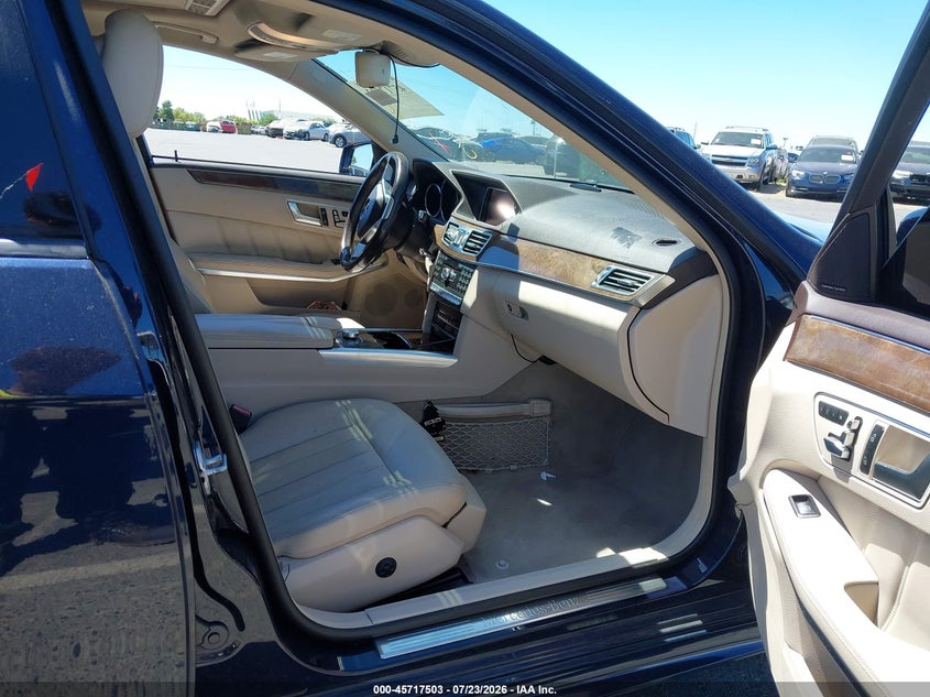 2014 Mercedes-benz E-klasse VIN WDDHF9BBXEB026269 IAAI salvage auction — LEFT REAR, Salvage Title, sold $4,250 on 2026-08-05 (photo 5)
