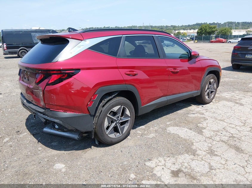 2026 Hyundai Tucson VIN 5NMJBCDE7TH712371 IAAI salvage auction — REAR END, Salvage Title, sold $15,800 on 2026-07-31 (photo 4)