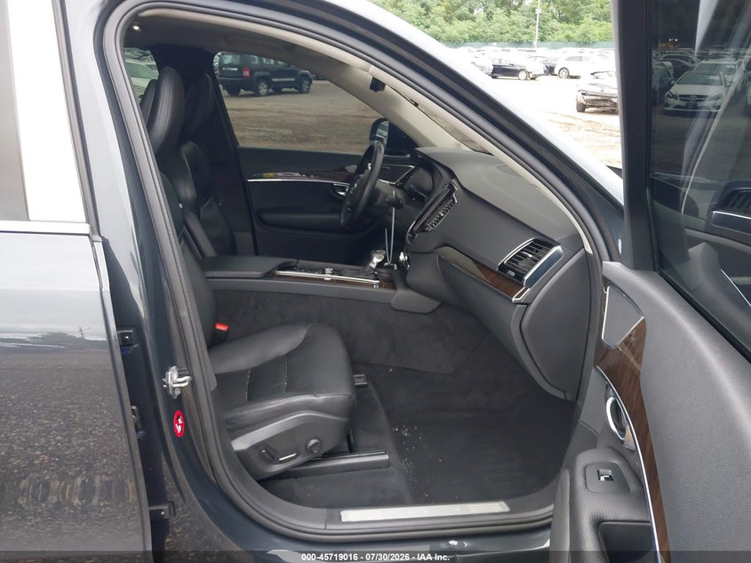 2016 Volvo Xc90 VIN YV4A22PK0G1092441 IAAI salvage auction — FRONT END, Salvage Title, sold $5,600 on 2026-08-06 (photo 5)
