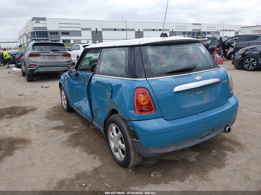 2007 Mini Cooper VIN WMWMF33567TT52563 IAAI salvage auction — LEFT SIDE, Salvage (Texas), sold $225 on 2026-08-27 (photo 3)
