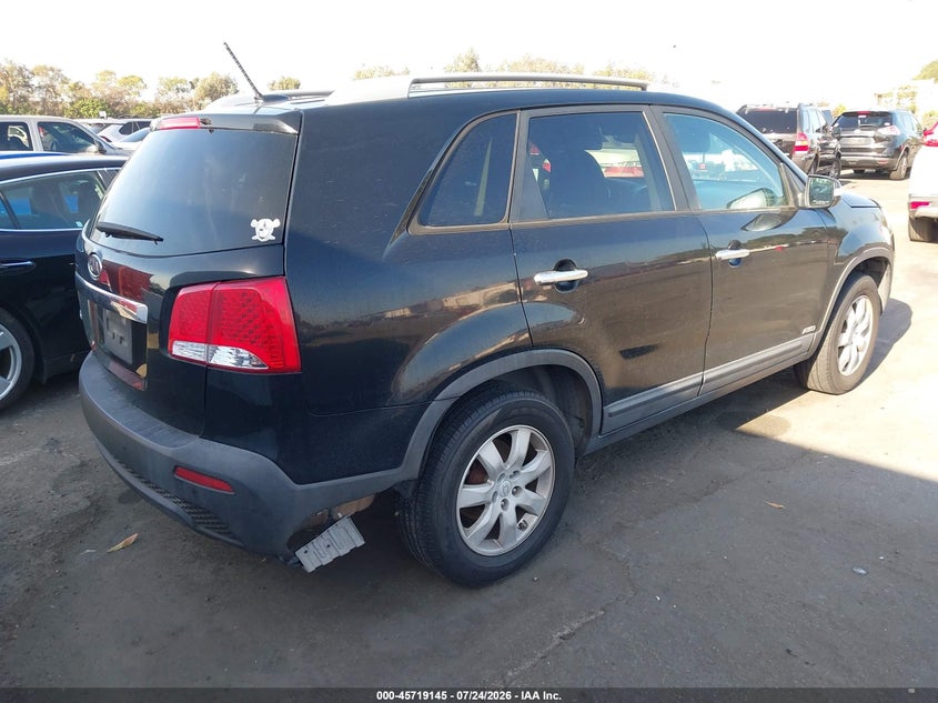 2011 Kia Sorento VIN 5XYKTCA10BG179713 IAAI salvage auction — NORMAL WEAR, Clear - Dealer Only (California), sold $1,000 on 2026-07-30 (photo 4)