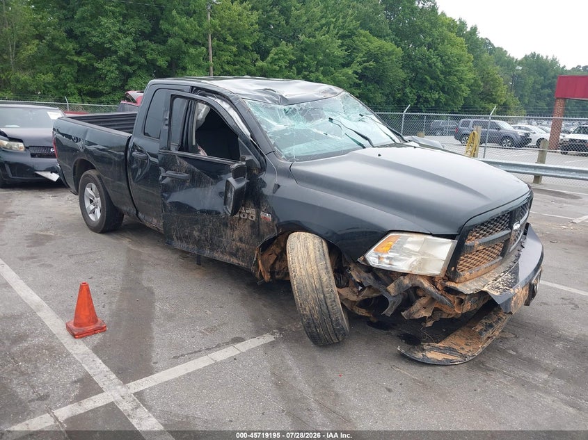 2018 Ram 1500 VIN 1C6RR7FT5JS328082 IAAI salvage auction — ROLLOVER, Salvage Title, sold $1,100 on 2026-10-02 (photo 1)
