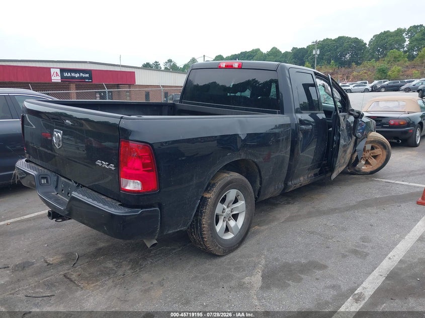 2018 Ram 1500 VIN 1C6RR7FT5JS328082 IAAI salvage auction — ROLLOVER, Salvage Title, sold $1,100 on 2026-10-02 (photo 4)