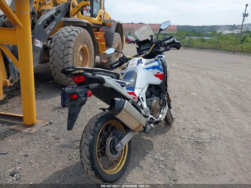 2024 Honda Crf VIN JH2SD15B6RK000090 IAAI salvage auction — RIGHT FRONT, Salvage (Pennsylvania), sold $8,400 on 2026-09-01 (photo 4)