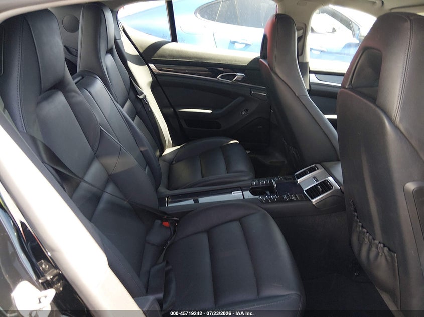 2015 Porsche Panamera VIN WP0AD2A72FL040961 IAAI salvage auction — NORMAL WEAR, Wait Title, sold $10,000 on 2026-08-20 (photo 8)