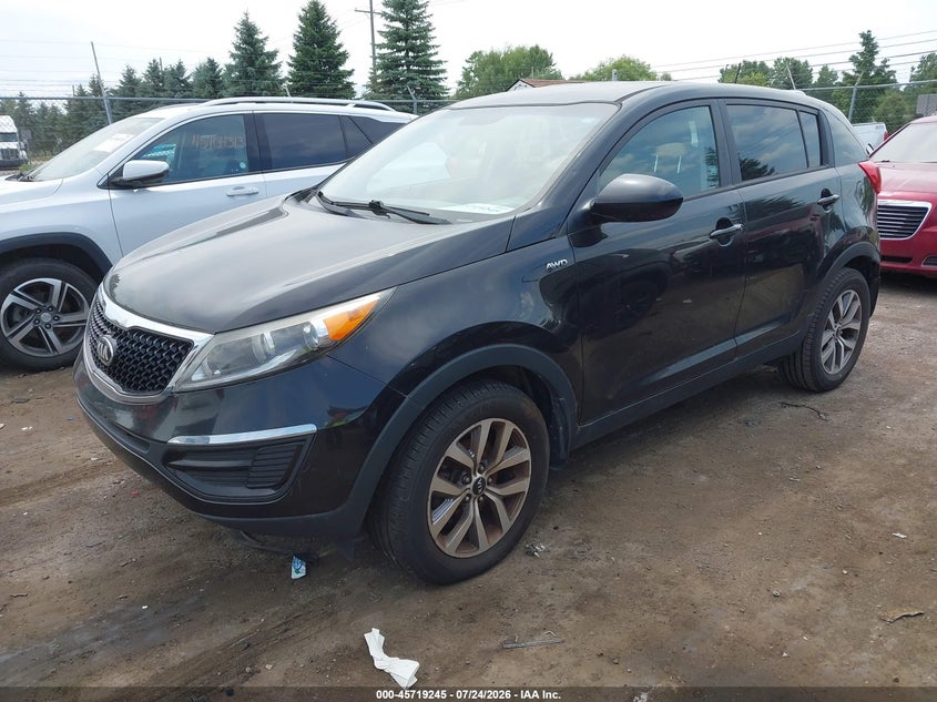 2015 Kia Sportage VIN KNDPBCAC8F7762589 IAAI salvage auction — NORMAL WEAR, Clear (Michigan), sold $425 on 2026-07-30 (photo 2)
