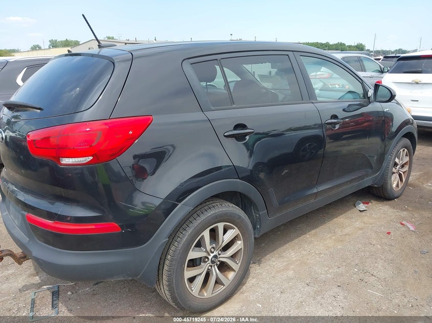2015 Kia Sportage VIN KNDPBCAC8F7762589 IAAI salvage auction — NORMAL WEAR, Clear (Michigan), sold $425 on 2026-07-30 (photo 4)