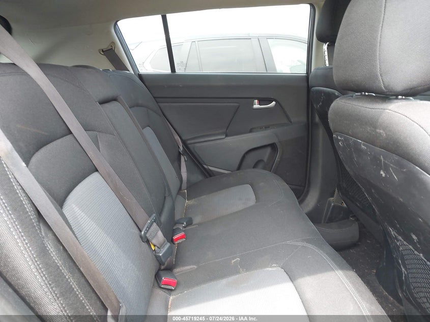 2015 Kia Sportage VIN KNDPBCAC8F7762589 IAAI salvage auction — NORMAL WEAR, Clear (Michigan), sold $425 on 2026-07-30 (photo 8)