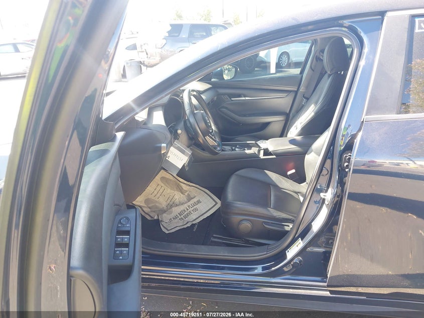 2021 Mazda 3 VIN JM1BPABL3M1302268 IAAI salvage auction — REAR END, Salvage Certificate (California), sold $5,500 on 2026-08-02 (photo 5)