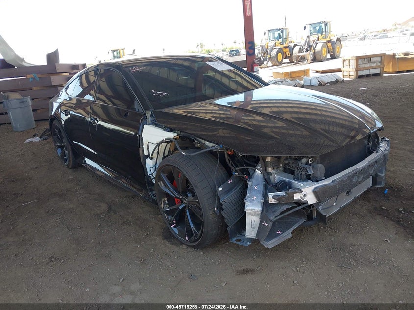 2021 Audi Rs7 VIN WUAPCBF26MN903517 IAAI salvage auction — RIGHT FRONT, Salvage Title, sold $48,500 on 2026-08-31 (photo 1)