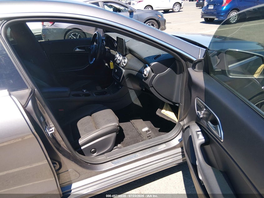 2017 Mercedes-benz Cla-klasse VIN WDDSJ4EB2HN465312 IAAI salvage auction — RIGHT SIDE, Salvage Title, sold $2,875 on 2026-08-19 (photo 5)