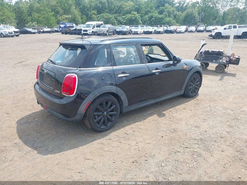 2017 Mini Hard top VIN WMWXU1C57H2E18412 IAAI salvage auction — WATER/FLOOD, Wait Title, sold $700 on 2026-08-19 (photo 4)