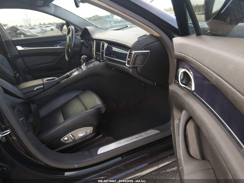 2014 Porsche Panamera VIN WP0AA2A74EL013929 IAAI salvage auction — WATER/FLOOD, Wait Title, sold $3,400 on 2026-08-20 (photo 5)