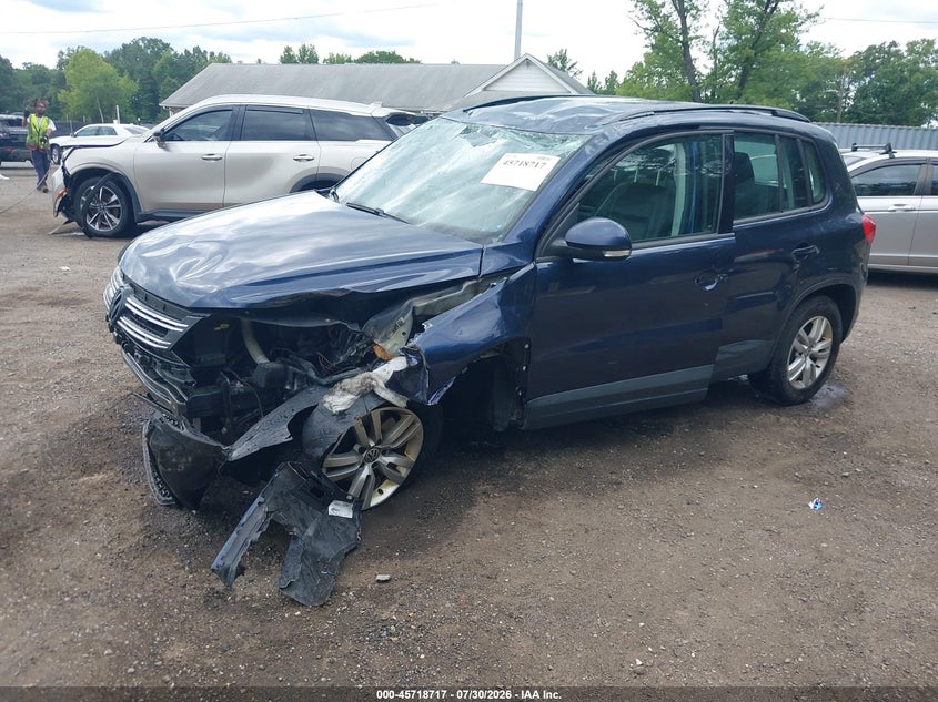 2016 Volkswagen Tiguan VIN WVGBV7AX5GW617833 IAAI salvage auction — ROLLOVER, Salvage Title, sold $425 on 2026-08-19 (photo 2)