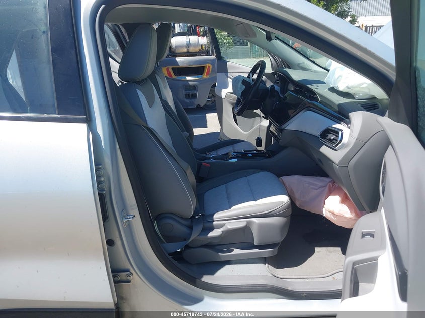 2023 Chevrolet Bolt euv VIN 1G1FZ6S04P4185813 IAAI salvage auction — FRONT END, Wait Title, sold $8,200 on 2026-08-06 (photo 5)