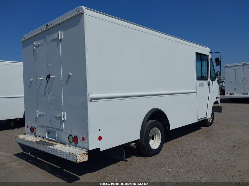 2017 Ford E-350 VIN 1FC3E3KS8HDC66465 IAAI salvage auction — NORMAL WEAR, SF97 (California), sold $12,650 on 2026-08-25 (photo 4)