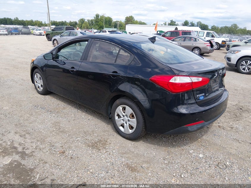 2015 Kia Forte VIN KNAFK4A64F5320557 IAAI salvage auction — NORMAL WEAR, Clear (Virginia), sold $400 on 2026-07-31 (photo 3)