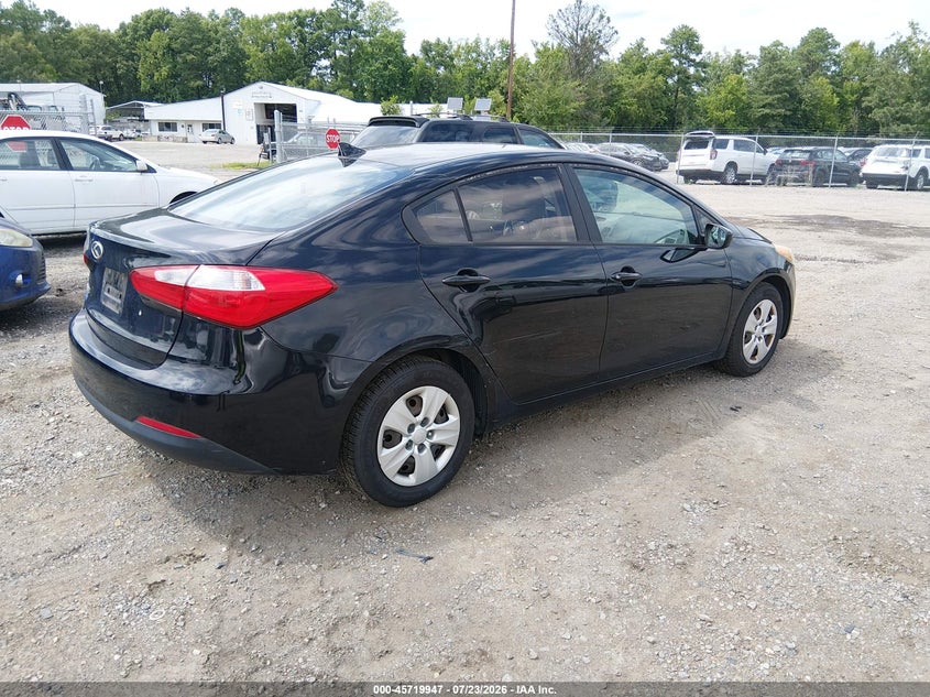 2015 Kia Forte VIN KNAFK4A64F5320557 IAAI salvage auction — NORMAL WEAR, Clear (Virginia), sold $400 on 2026-07-31 (photo 4)