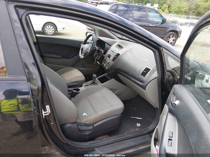 2015 Kia Forte VIN KNAFK4A64F5320557 IAAI salvage auction — NORMAL WEAR, Clear (Virginia), sold $400 on 2026-07-31 (photo 5)