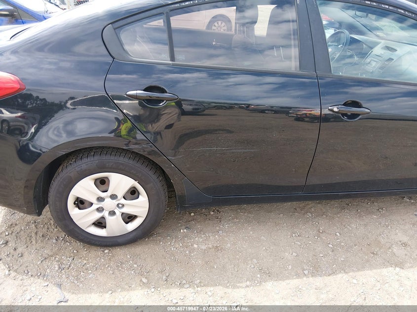 2015 Kia Forte VIN KNAFK4A64F5320557 IAAI salvage auction — NORMAL WEAR, Clear (Virginia), sold $400 on 2026-07-31 (photo 6)