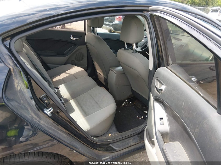 2015 Kia Forte VIN KNAFK4A64F5320557 IAAI salvage auction — NORMAL WEAR, Clear (Virginia), sold $400 on 2026-07-31 (photo 8)