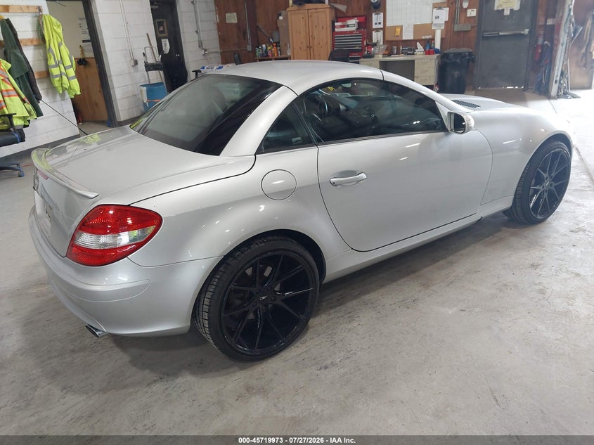 2005 Mercedes-benz Slk-class VIN WDBWK56F35F023191 IAAI salvage auction — MECHANICAL, Clear (New York), sold $925 on 2026-08-05 (photo 4)