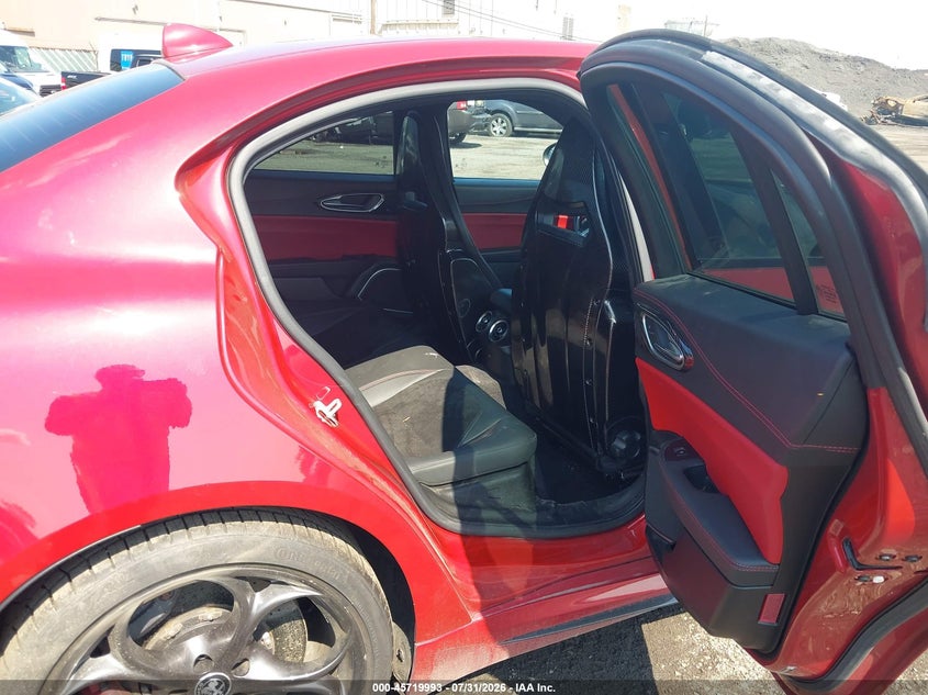 2018 Alfa romeo Giulia VIN ZARFAEAV4J7591835 IAAI salvage auction — FRONT END, Clear (New Jersey), sold $20,850 on 2026-08-03 (photo 8)
