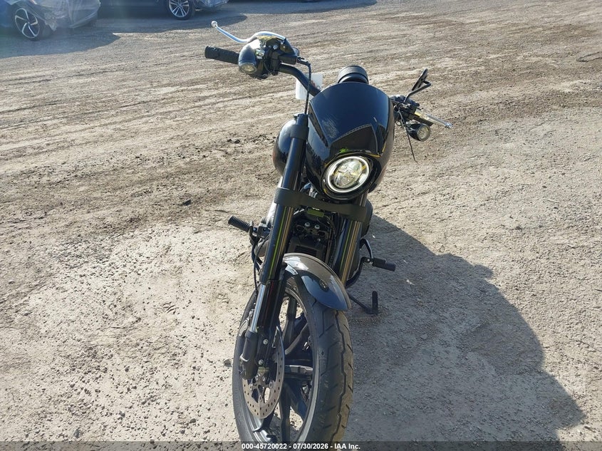 2026 Harley-davidson Low rider VIN 1HD1YWA22TB035209 IAAI salvage auction — SIDE, Wait Title, sold $7,600 on 2026-08-25 (photo 5)