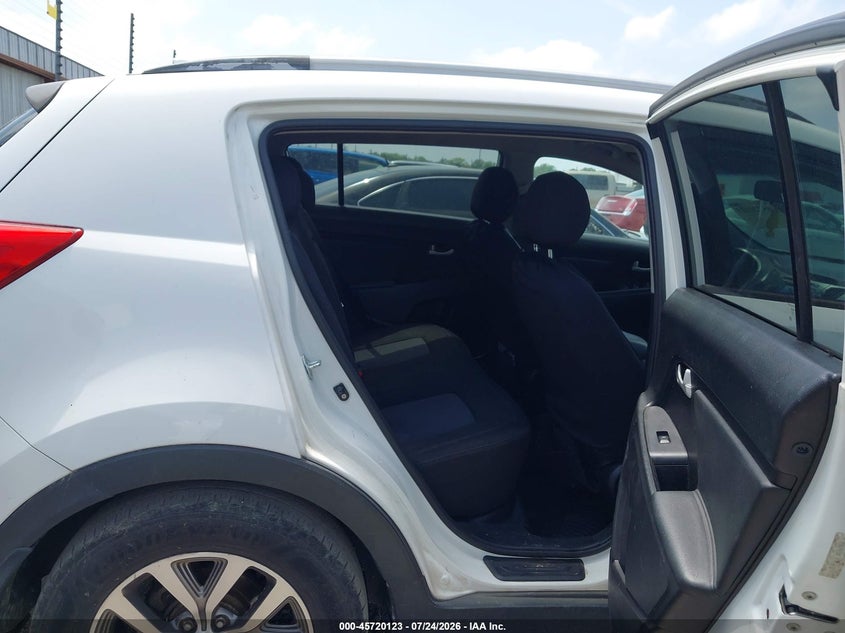 2014 Kia Sportage VIN KNDPB3AC7E7566321 IAAI salvage auction — NORMAL WEAR, Salvage (Arkansas), sold $25 on 2026-07-29 (photo 8)