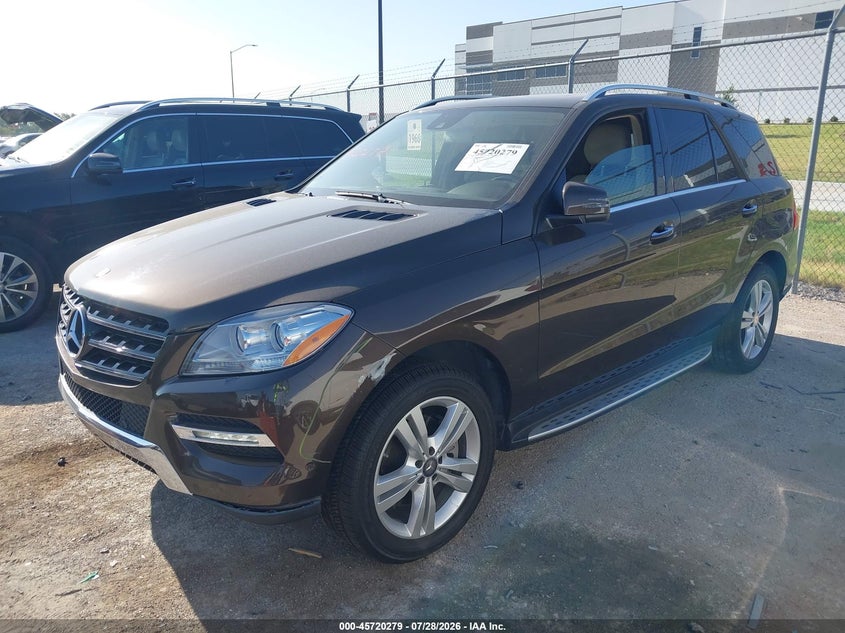 2013 Mercedes-benz M-klasse VIN 4JGDA5JB2DA104660 IAAI salvage auction — SIDE, Salvage (Texas), sold $8,400 on 2026-08-08 (photo 2)