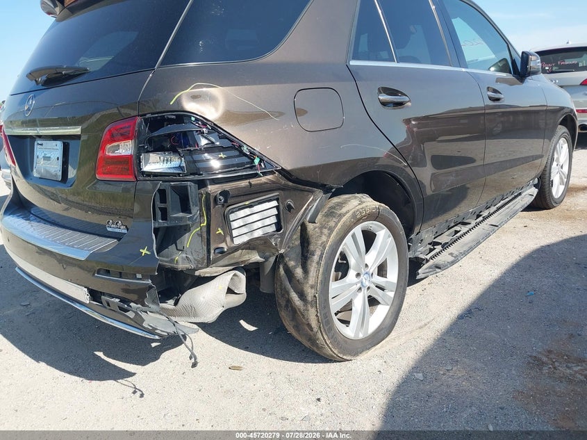 2013 Mercedes-benz M-klasse VIN 4JGDA5JB2DA104660 IAAI salvage auction — SIDE, Salvage (Texas), sold $8,400 on 2026-08-08 (photo 6)