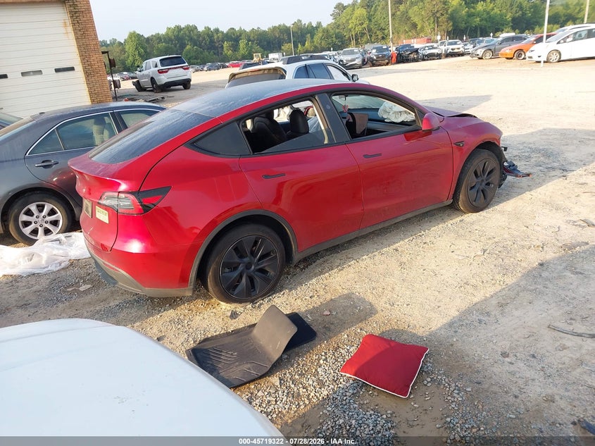 2024 Tesla Model y VIN 7SAYGDED2RF110387 IAAI salvage auction — FRONT END, Salvage Title, sold $10,000 on 2026-08-27 (photo 4)