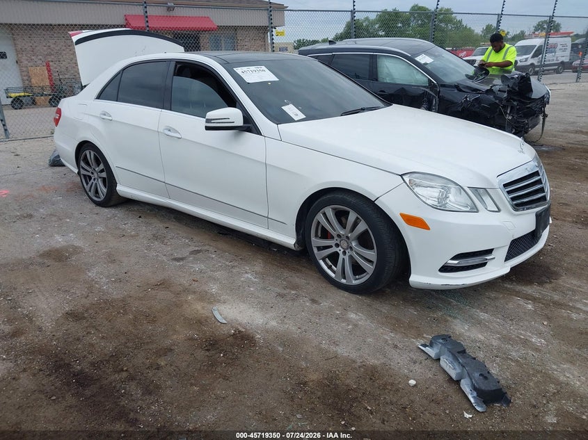 2013 Mercedes-benz E-klasse VIN WDDHF8JB8DA669218 IAAI salvage auction — SIDE, Clear (Wisconsin), sold $1,625 on 2026-08-11 (photo 1)
