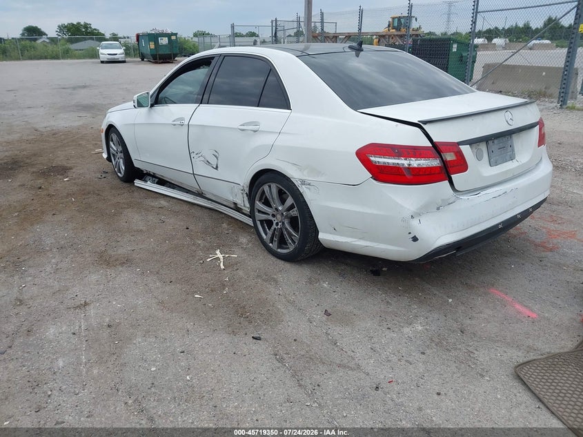 2013 Mercedes-benz E-klasse VIN WDDHF8JB8DA669218 IAAI salvage auction — SIDE, Clear (Wisconsin), sold $1,625 on 2026-08-11 (photo 3)