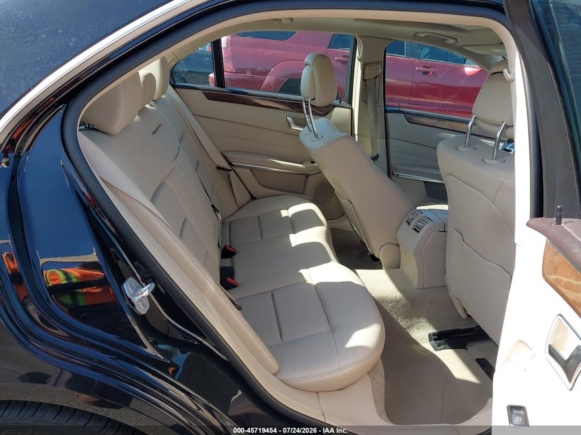 2014 Mercedes-benz E-klasse VIN WDDHF5KB4EA975539 IAAI salvage auction — NORMAL WEAR, Clear - Dealer Only (California), sold $25 on 2026-07-30 (photo 8)