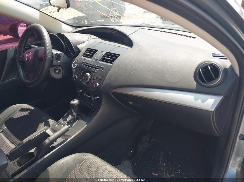 2013 Mazda 3 VIN JM1BL1U70D1705748 IAAI salvage auction — NORMAL WEAR, Wait Title, sold $50 on 2026-07-30 (photo 5)