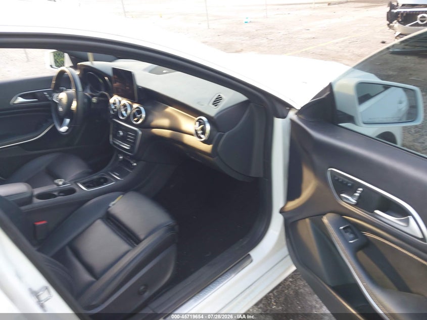 2019 Mercedes-benz Cla-klasse VIN WDDSJ4EB6KN719028 IAAI salvage auction — MECHANICAL, Wait Title, sold $3,050 on 2026-08-13 (photo 5)