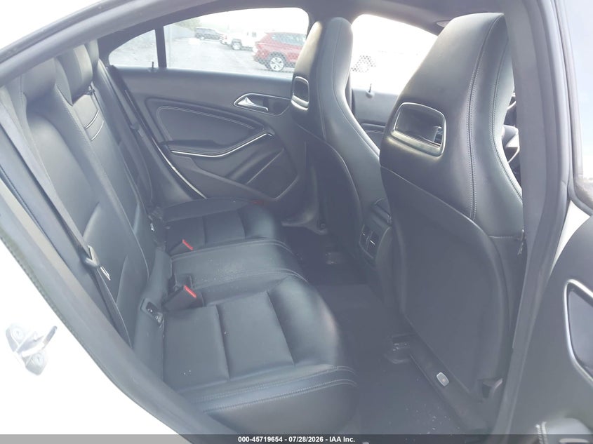 2019 Mercedes-benz Cla-klasse VIN WDDSJ4EB6KN719028 IAAI salvage auction — MECHANICAL, Wait Title, sold $3,050 on 2026-08-13 (photo 8)