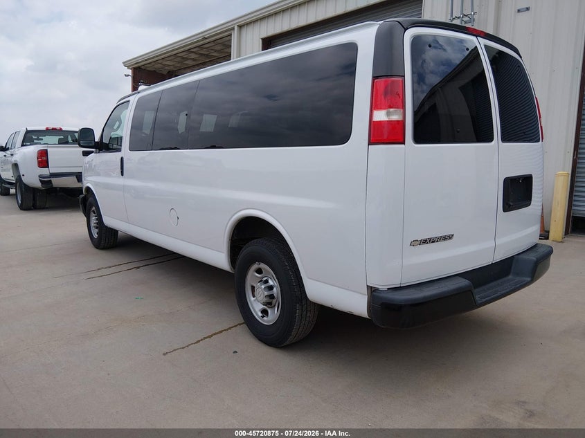 2019 Chevrolet Express 3500 VIN 1GAZGNFG1K1345595 IAAI salvage auction — LEFT & RIGHT, Sf97 (Texas), sold $19,950 on 2026-09-01 (photo 3)